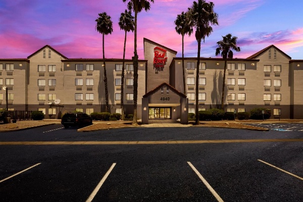 Red Roof Inn Tucson North - Marana image 5